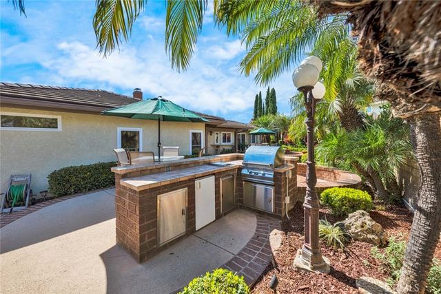 18886 Mount Walton Circle, Fountain Valley, CA 92708