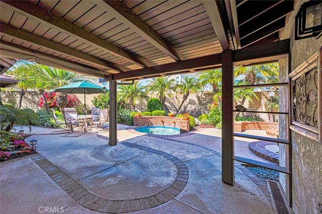 18886 Mount Walton Circle, Fountain Valley, CA 92708