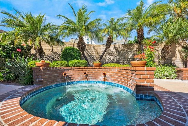 18886 Mount Walton Circle, Fountain Valley, CA 92708