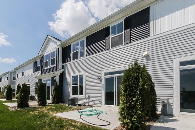 4185 Irving Road, Aurora, IL 60504