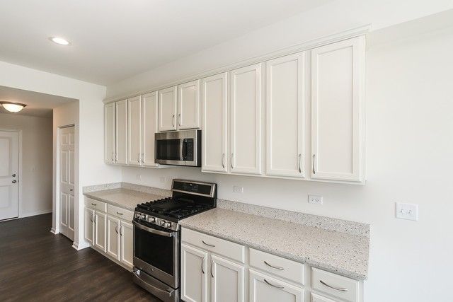 4185 Irving Road, Aurora, IL 60504