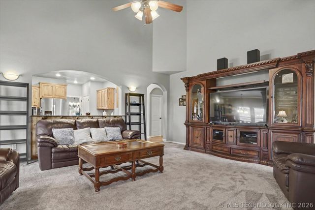 4035 W Twin Oaks Place, Broken Arrow, OK 74011