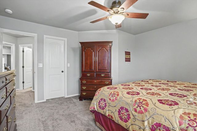 4035 W Twin Oaks Place, Broken Arrow, OK 74011