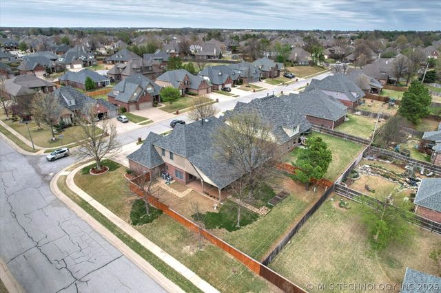 4035 W Twin Oaks Place, Broken Arrow, OK 74011