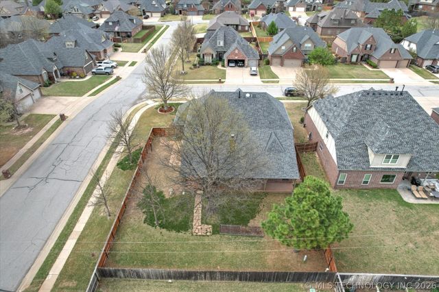 4035 W Twin Oaks Place, Broken Arrow, OK 74011