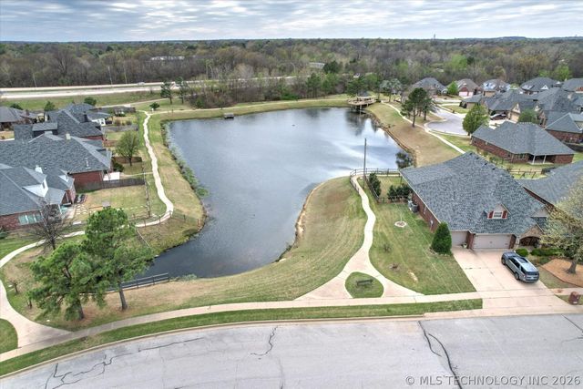 4035 W Twin Oaks Place, Broken Arrow, OK 74011