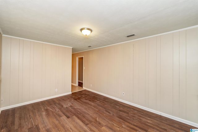 908 S HAMMETT AVENUE, Sylacauga, AL 35150