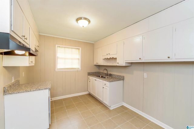 908 S HAMMETT AVENUE, Sylacauga, AL 35150