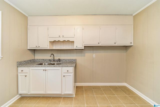 908 S HAMMETT AVENUE, Sylacauga, AL 35150