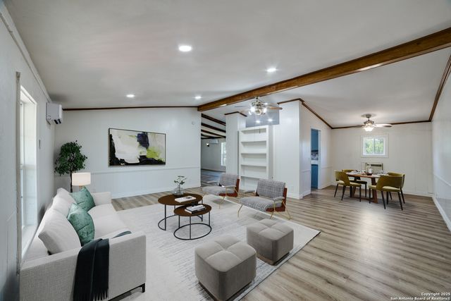 8325 Fm 327, Elmendorf, TX 78112