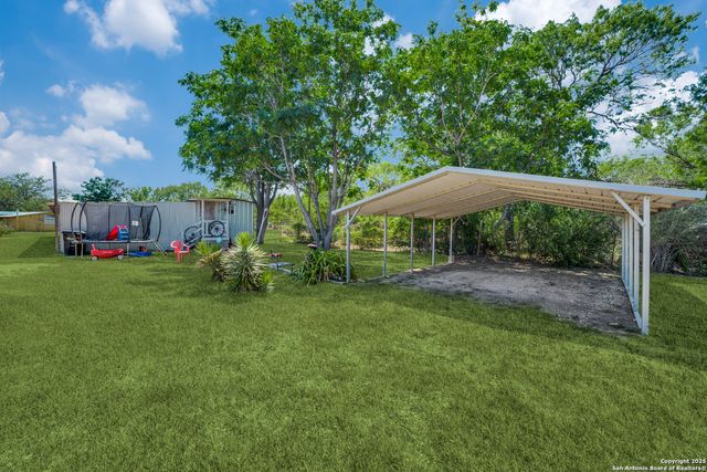 8325 Fm 327, Elmendorf, TX 78112