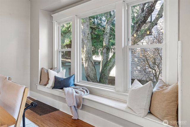 827 NW 61st Street, Seattle, WA 98107