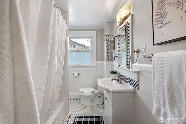 827 NW 61st Street, Seattle, WA 98107