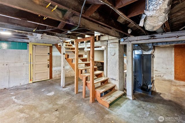 827 NW 61st Street, Seattle, WA 98107