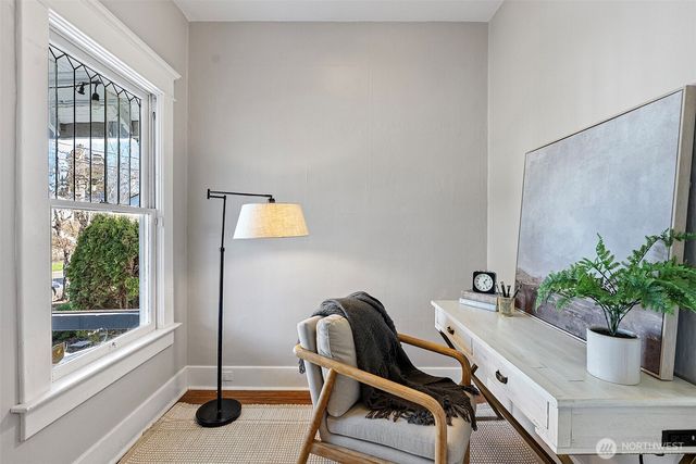 827 NW 61st Street, Seattle, WA 98107