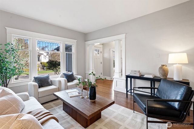 827 NW 61st Street, Seattle, WA 98107