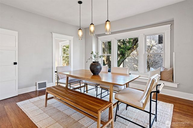 827 NW 61st Street, Seattle, WA 98107