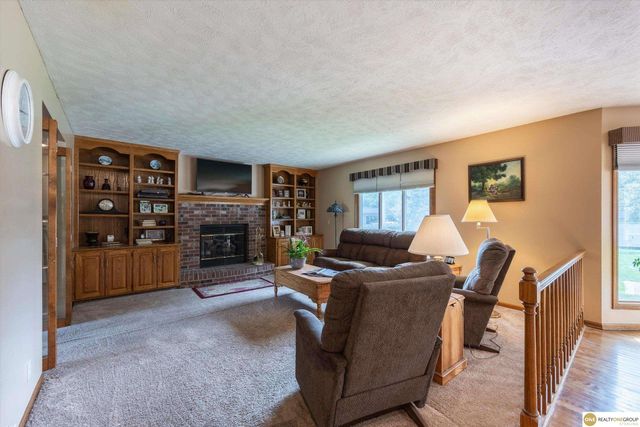 9005 Washington Street, Omaha, NE 68127