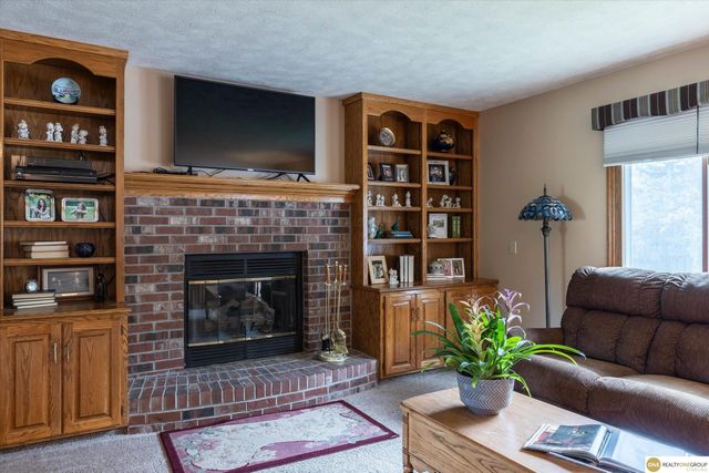 9005 Washington Street, Omaha, NE 68127