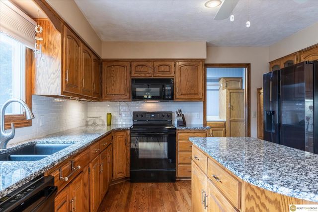 9005 Washington Street, Omaha, NE 68127