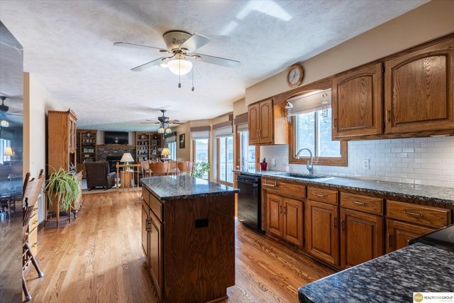 9005 Washington Street, Omaha, NE 68127