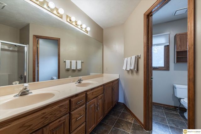 9005 Washington Street, Omaha, NE 68127