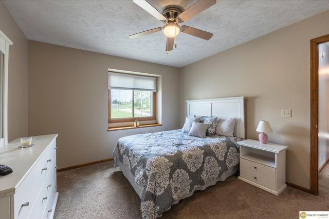 9005 Washington Street, Omaha, NE 68127