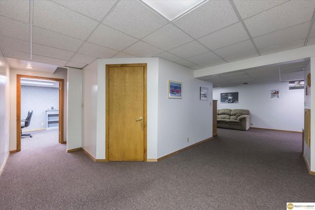 9005 Washington Street, Omaha, NE 68127