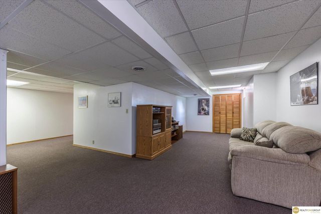 9005 Washington Street, Omaha, NE 68127