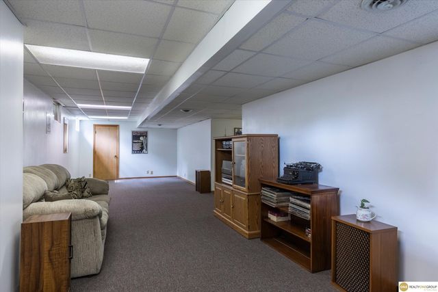 9005 Washington Street, Omaha, NE 68127