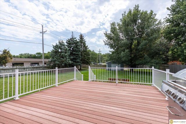 9005 Washington Street, Omaha, NE 68127
