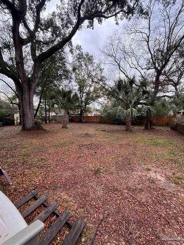 1811 Dewrell Sq, Pensacola, FL 32504