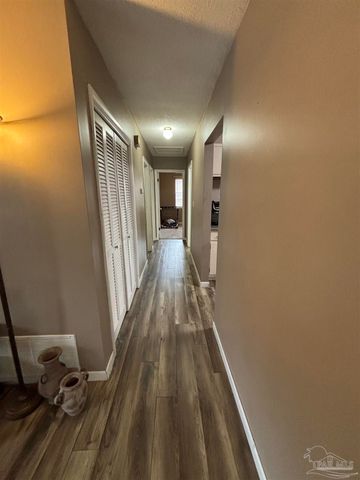 1811 Dewrell Sq, Pensacola, FL 32504