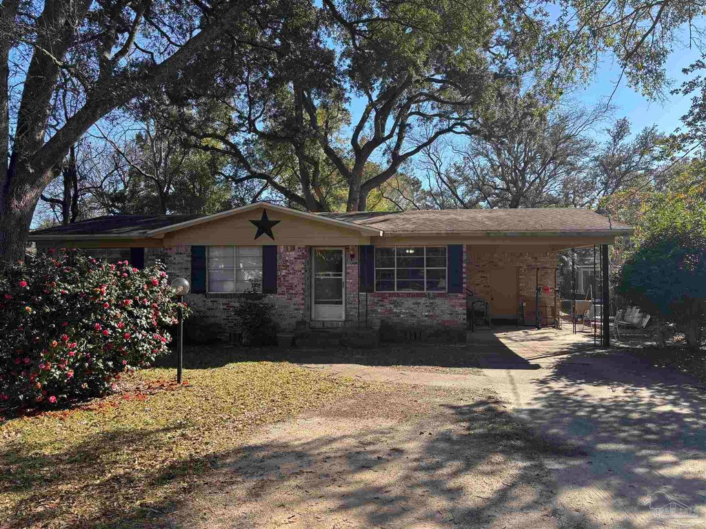 1811 Dewrell Sq, Pensacola, FL 32504