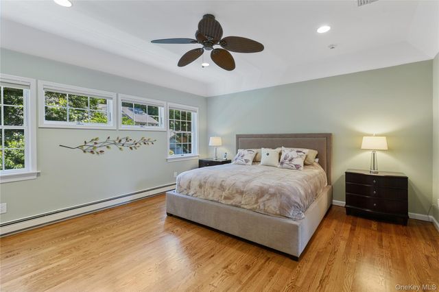 33 Walters Avenue, Cold Spring Harbor, NY 11724