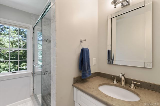 33 Walters Avenue, Cold Spring Harbor, NY 11724