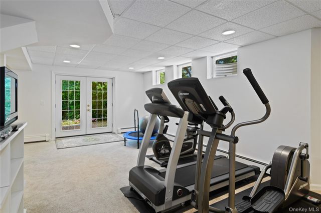 33 Walters Avenue, Cold Spring Harbor, NY 11724