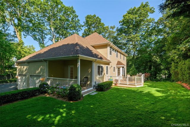 33 Walters Avenue, Cold Spring Harbor, NY 11724