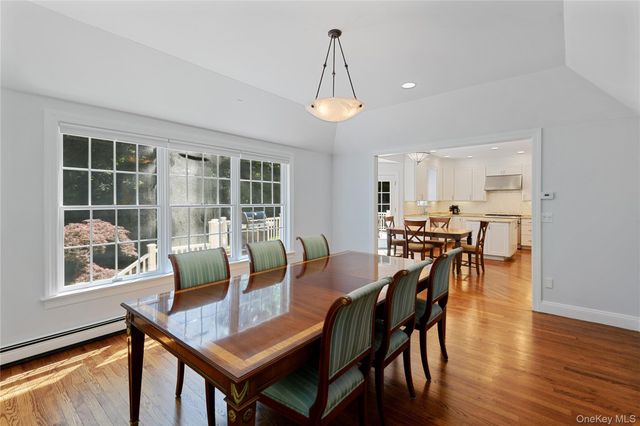 33 Walters Avenue, Cold Spring Harbor, NY 11724