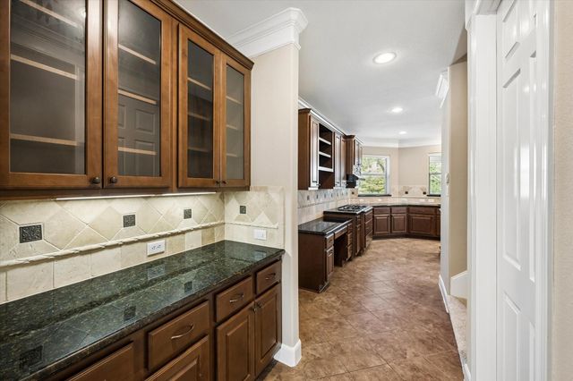 18715 N Thomas Shore Drive, Cypress, TX 77433