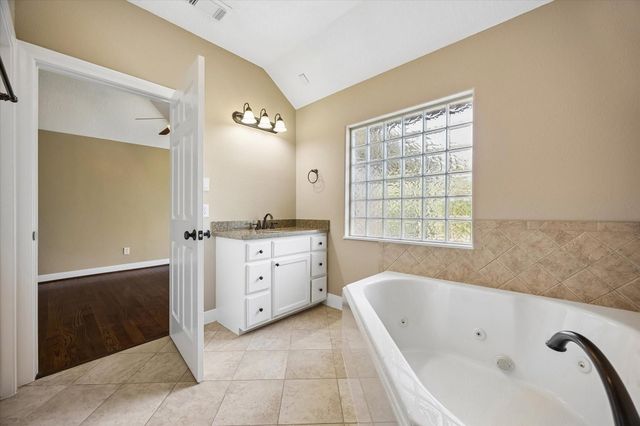 18715 N Thomas Shore Drive, Cypress, TX 77433