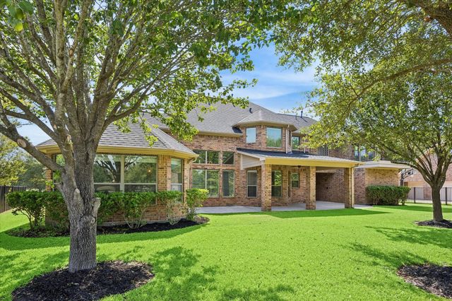 18715 N Thomas Shore Drive, Cypress, TX 77433