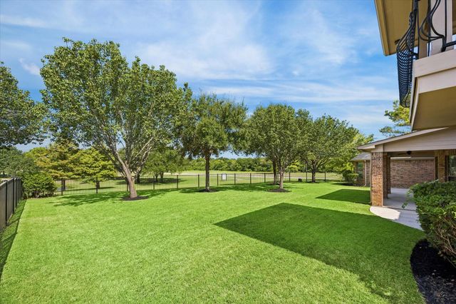 18715 N Thomas Shore Drive, Cypress, TX 77433