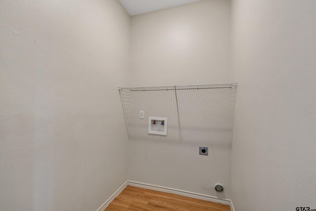 112 Summit Cv, Jacksonville, TX 75766