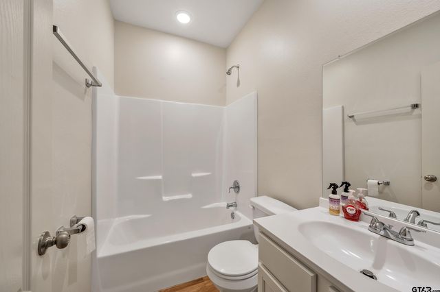 112 Summit Cv, Jacksonville, TX 75766