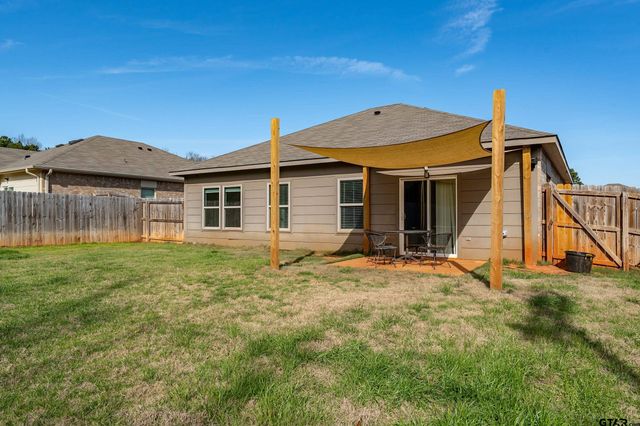 112 Summit Cv, Jacksonville, TX 75766