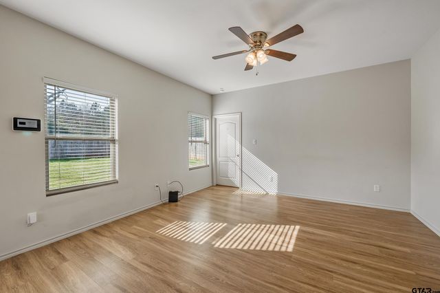 112 Summit Cv, Jacksonville, TX 75766