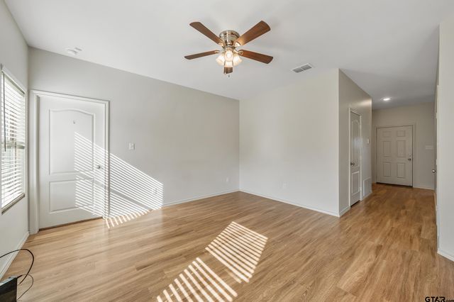 112 Summit Cv, Jacksonville, TX 75766