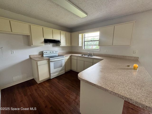 1078 Altamira Street NW, Palm Bay, FL 32907