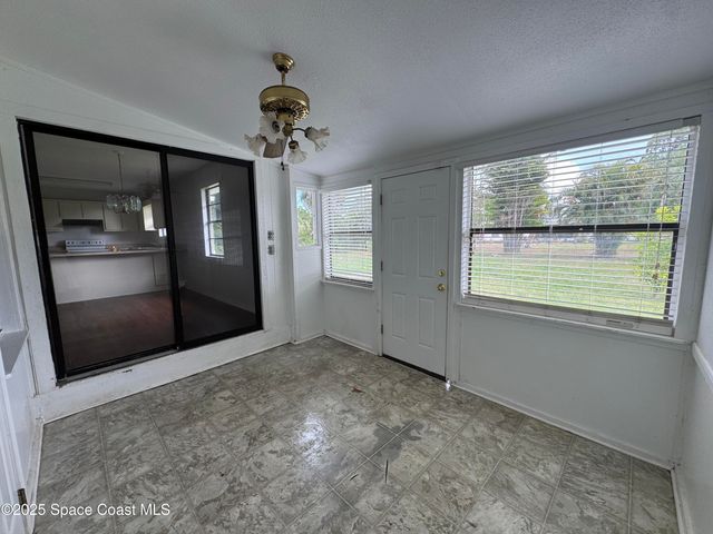 1078 Altamira Street NW, Palm Bay, FL 32907